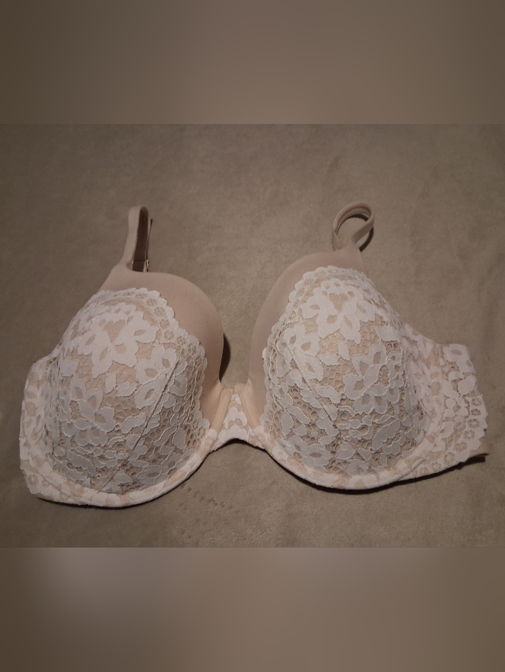 Victoria's Secret BODY- BY VICTORIA- Lace-Overlay Push-Up Bra in Blush and White